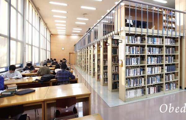 Thư viện hiện đại và rộng rãi tại trường Sogang