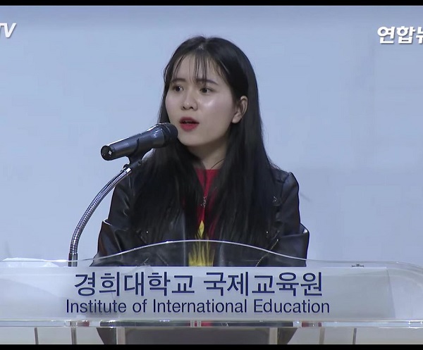 Bạn Mai Hương, du học sinh Hàn Quốc làm công việc phiên dịch cho nhiều viện thẩm mĩ lớn