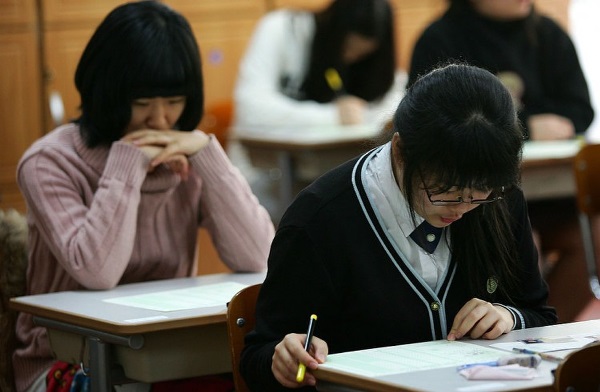 Bên cạnh đó, sinh viên cũng nên cân nhắc về thời gian làm bài, nhằm hoàn thành bài thi hiệu quả và đạt được chứng chỉ TOPIK tiếng Hàn