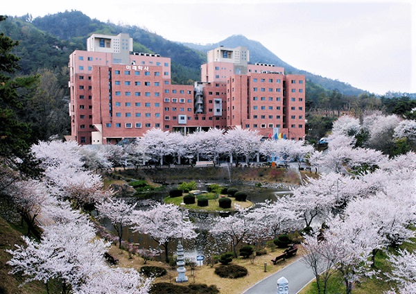 Ký túc xá trong khuôn viên trường đại học Dongshin Hàn Quốc