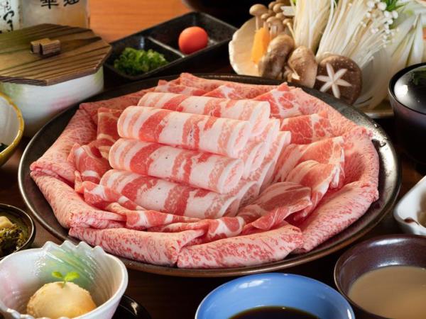 Thịt bò đen (Kurobuta) là đặc sản nên thử khi du học ở Kagoshima