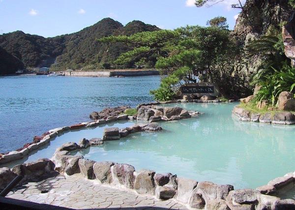 Suối nước nóng Nanki - Katsuura