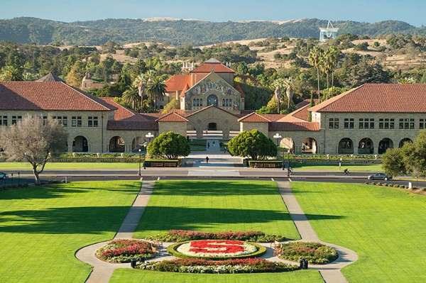Đại học Stanford là một trong những trường liên kết hàng đầu với Đại học Công nghệ Kyoto