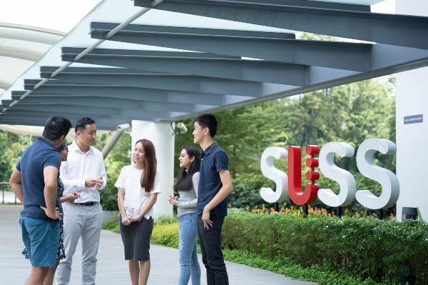 Sinh viên có thể tham gia các chương trình học bổng hấp dẫn tại Singapore University of Social Sciences