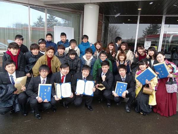 Sinh viên Trường đại học Công nghệ Kitami Nhật Bản nhận bằng tốt nghiệp