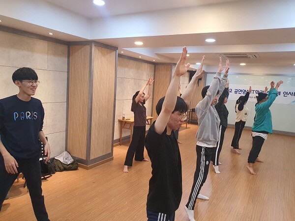 Lớp học vũ đạo của sinh viên Khoa Nghệ Thuật - Truyền Thông.