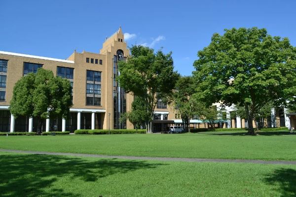 Surugadai University với hơn 34 năm đào tạo quốc tế