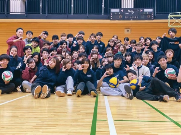 Đại học Tsuru cũng khuyến khích sinh viên tham gia hoạt động thể thao