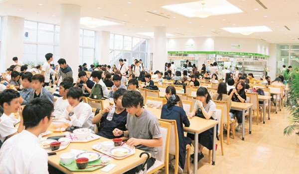 Môi trường quốc tế và năng động tại đại học Shujitsu