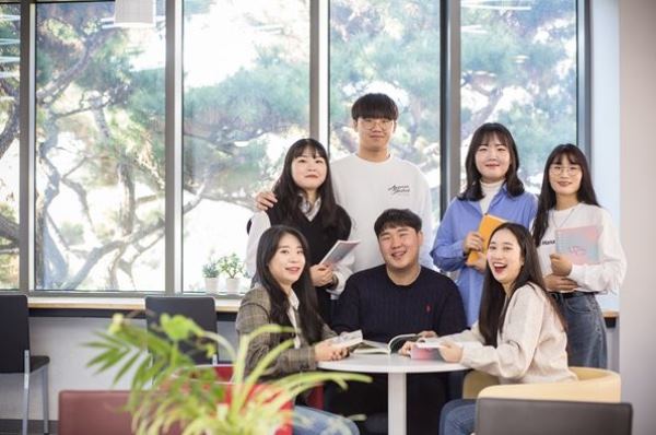 Sinh viên ngành học Tuổi trẻ tại đại học Thần học Baptist Hàn Quốc