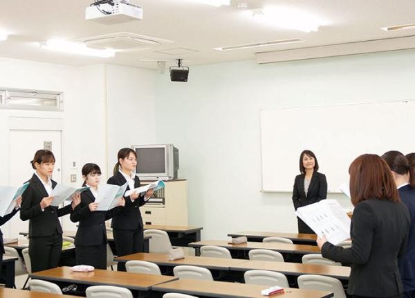 Đại học Minami Kyushu sẽ hỗ trợ sinh viên làm quen với môi trường làm việc