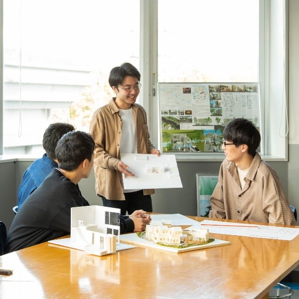 Tỷ lệ sinh viên đại học Tohoku Bunka Gakuen có việc làm sau khi tốt nghiệp rất cao