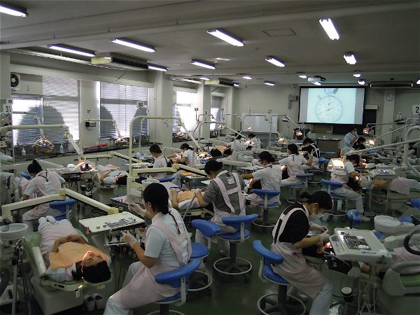 Cơ sở vật chất hiện đại tại đại học Nha khoa Kanagawa