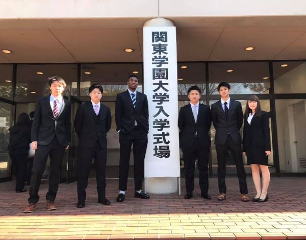 Tân sinh viên dự lễ nhập học tại đại học Kanto Gakuen