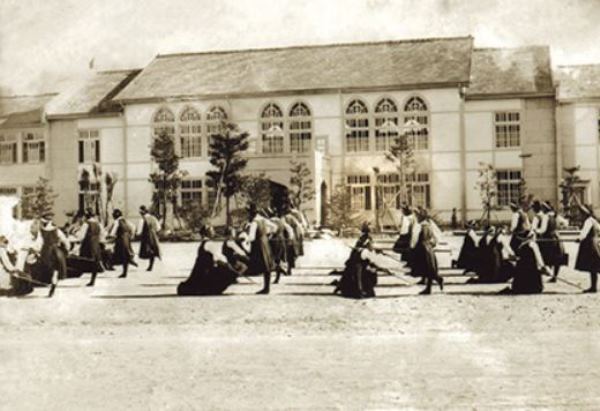 Junshin Jogakuin - Tiền thân của Nagasaki Junshin Catholic University
