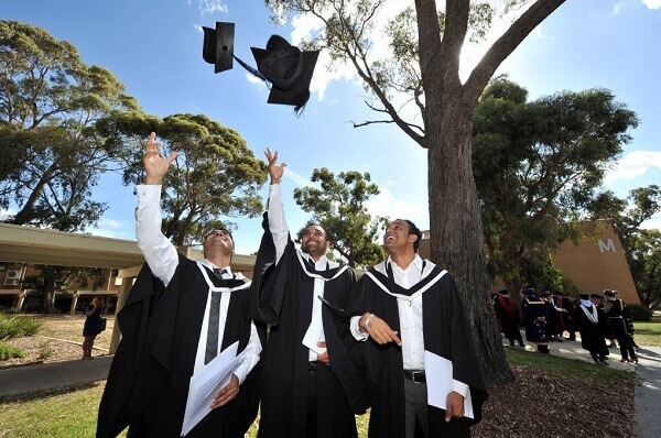 Sinh viên tốt nghiệp tại ĐH Federation Úc