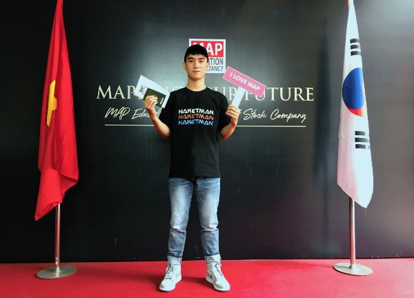 Bạn Đậu Xuân Bảy nhận visa đến Đại học Anyang