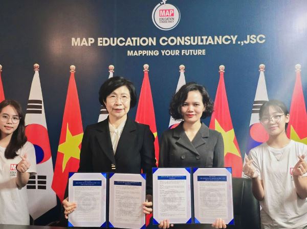 Hiệu trưởng Ph.D Ok-Huyn Yoon từ Đại học Gimcheon đến thăm MAP HN