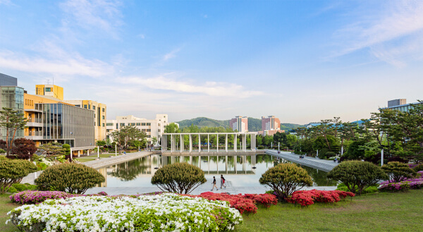 Khuôn viên thơ mộng của Hanyang University