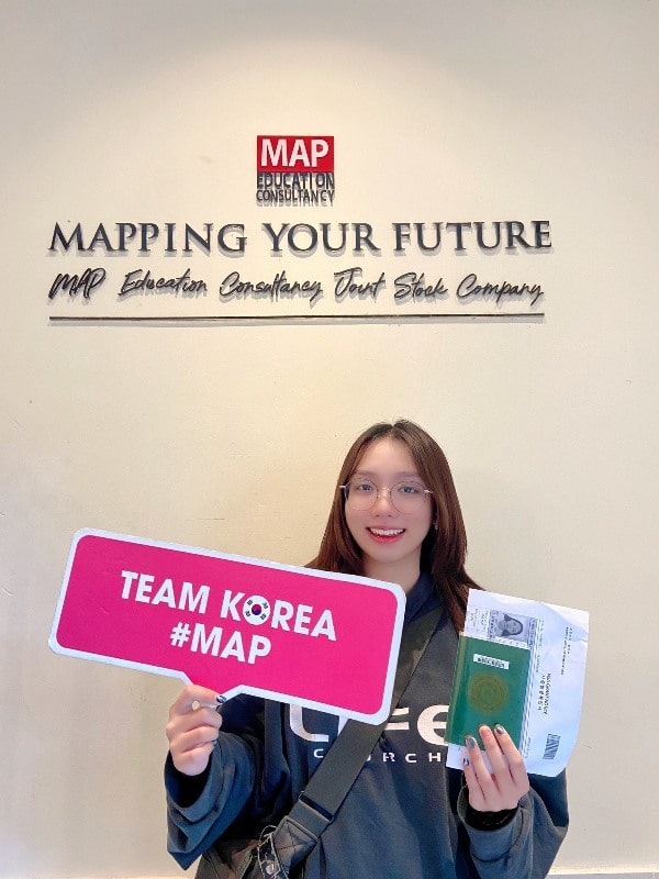 Lê Hồ Minh Nguyệt nhận visa đến Đại học Quốc gia Kyungpook