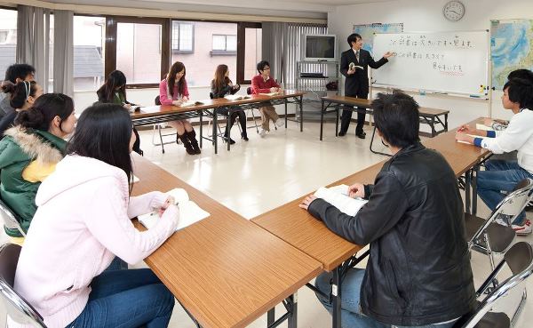 Một tiết học tại Musashi Urawa Japanese Language Institute