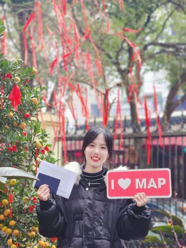 Quỳnh Anh nhận visa đến Pukyong National University