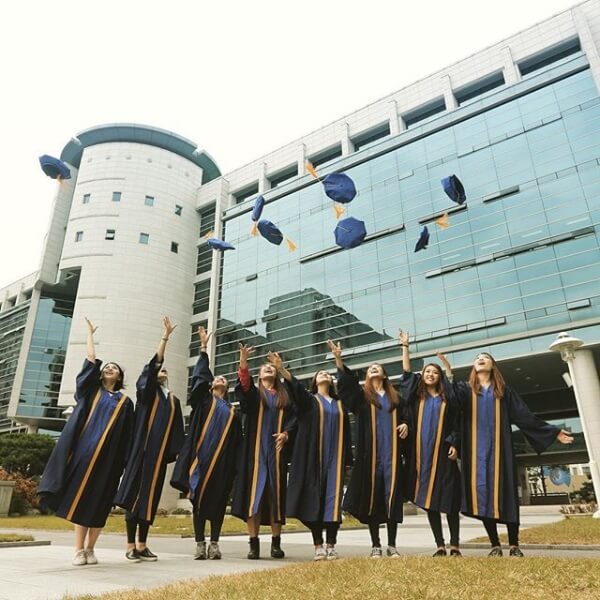 Sinh viên quốc tế tốt nghiệp trường Đại học nữ Hanyang