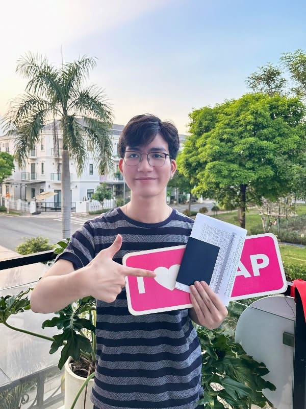 Trần Lâm Linh Cường vừa nhận visa và chuẩn bị đến đại học Gachon