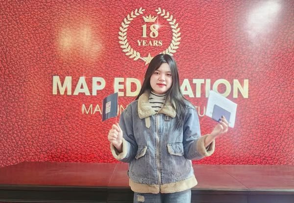 Vũ Thị Huế trong ngày nhận visa đến Catholic Korea