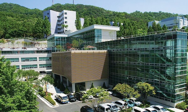 Tòa Xã hội Nhân văn tại Cheongju University