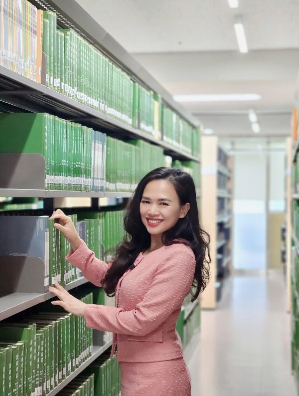 Thư viện Đại học Myongji sở hữu khoảng 1,1 triệu đầu sách và tài liệu học thuật. Thư viện tích hợp hệ thống thư viện số DLI 2.5, ứng dụng MJU Library, máy tính và thiết bị in ấn hiện đại