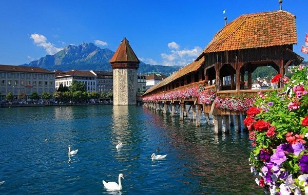 Kapellbrücke - Cầu bộ hành ở Lucerne, Thụy Sĩ