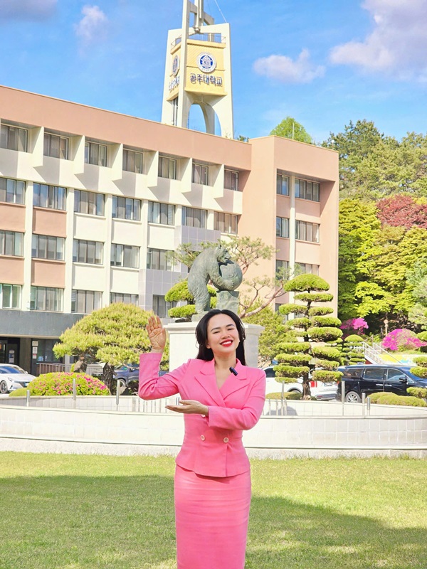 Nhiều năm liền KNU được lựa chọn tham gia chương trình University for Creative Korea – một trong những dự án tài trợ nghiên cứu quan trọng mang tới nhiều quyền lợi cho sinh viên