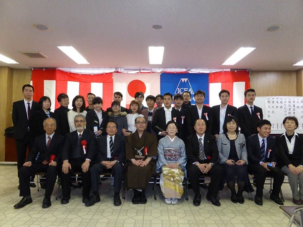 Giảng viên cùng sinh viên Học viện Nhật ngữ Quốc tế ICEA