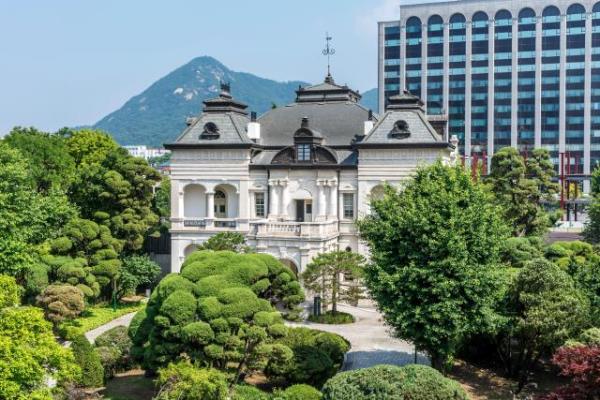 Nét đẹp cổ kính của Học xá Jongno