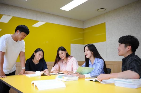 Môi trường phát triển hàng đầu dành cho sinh viên quốc tế