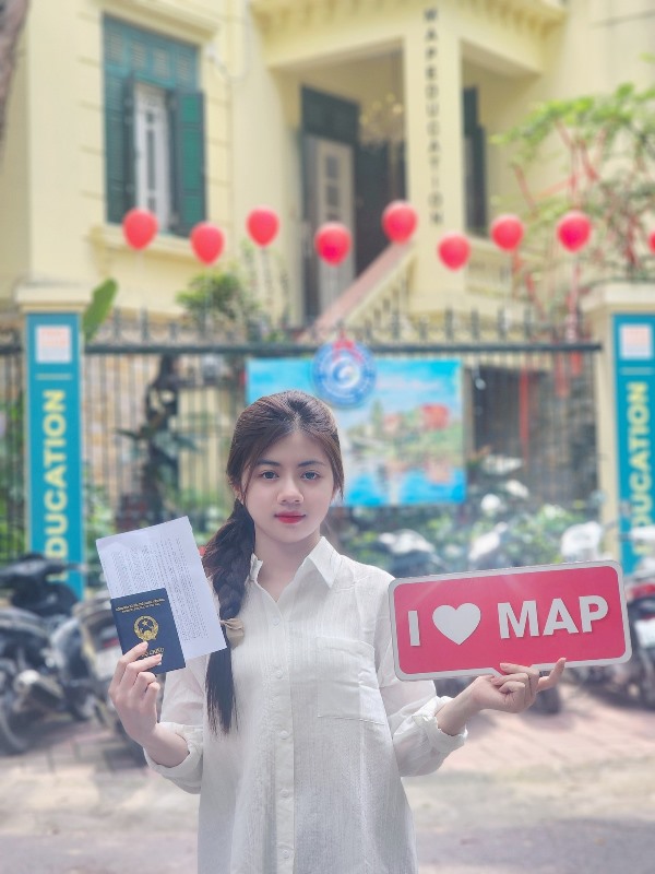 Nguyễn Thị Lương nhận visa từ Đại sứ quán Hàn Quốc đến ĐH Thần học Seoul