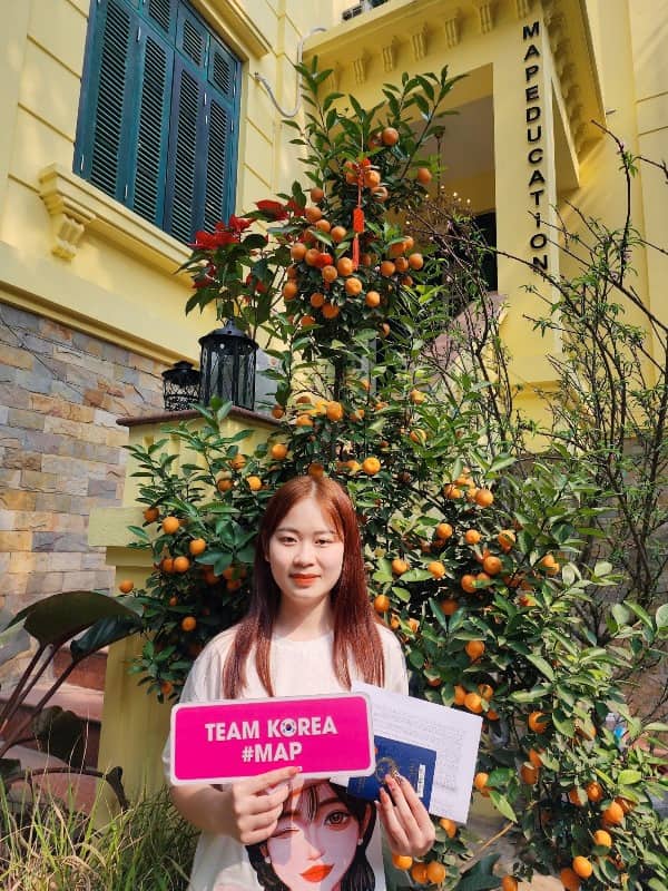 Phạm Thị Ánh nhận visa đến ĐHQG Kangwon