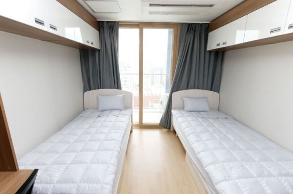 Một phòng đôi tại KTX Seokdang