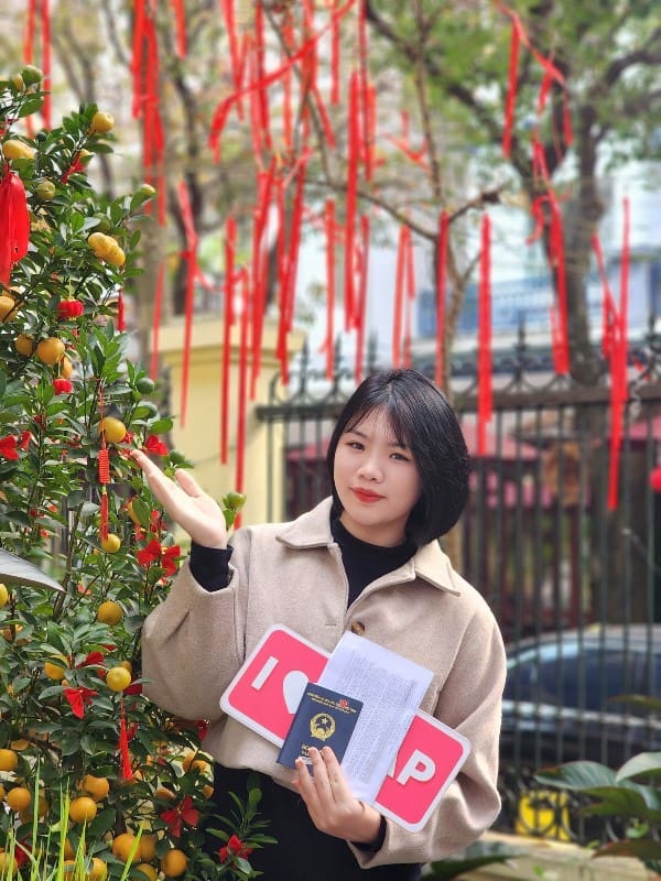 Phạm Thu Hà nhận visa đến Đại học Hansung