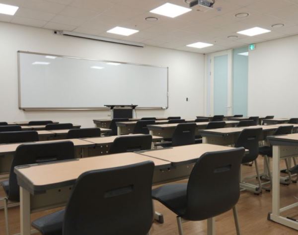 Cơ sở vật chất trong phòng học của trường