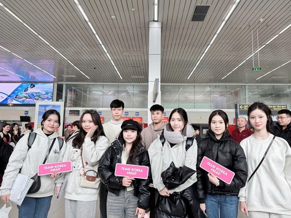 Một trong những đoàn bay của MAP đến đại học Sungkyunkwan