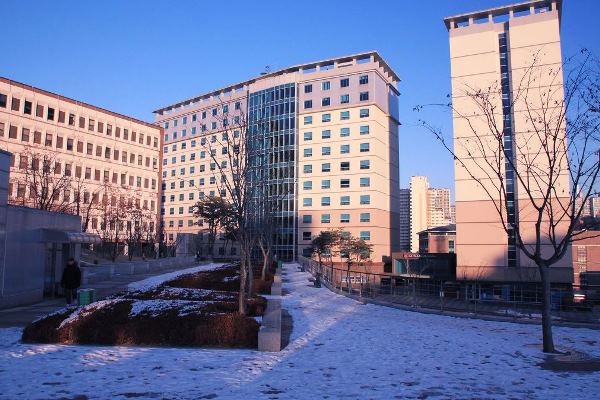 Tòa ký túc xá Gonzala