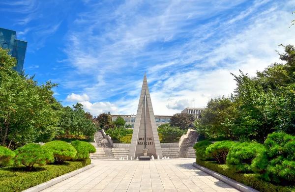 Tượng đài Albatross nổi tiếng