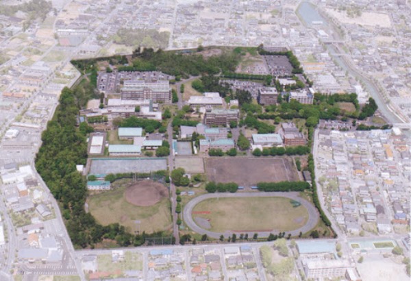 Toàn thể khuôn viên trường đại học Gunma