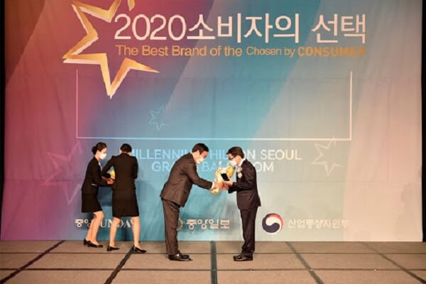 Đại học Digital Seoul thắng giải Thương hiệu tốt nhất được chọn bởi khách hàng