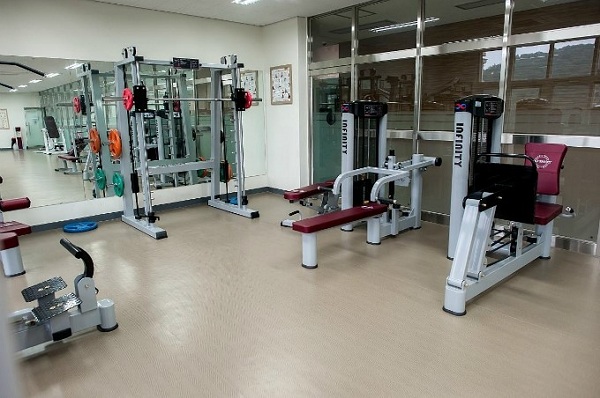 Phòng gym hiện đại trong khuôn viên Ký túc xá ĐH Nghệ thuật và Truyền thông Hàn Quốc