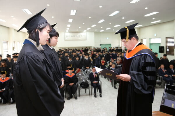 Lễ tốt nghiệp dành cho sinh viên