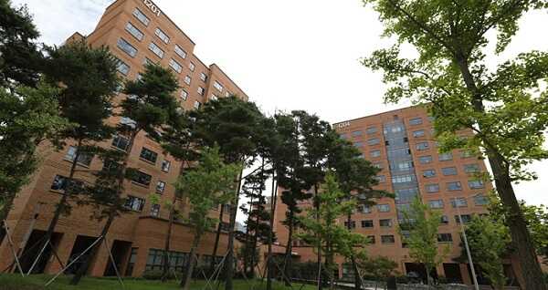Khuôn viên tòa nhà kí túc xá cho sinh viên học viện Daegu Gyeongbuk