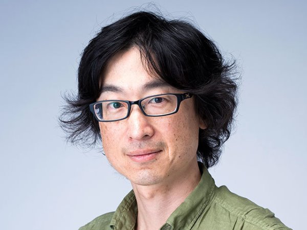 Nhà văn nổi tiếng Akira Higashiyama